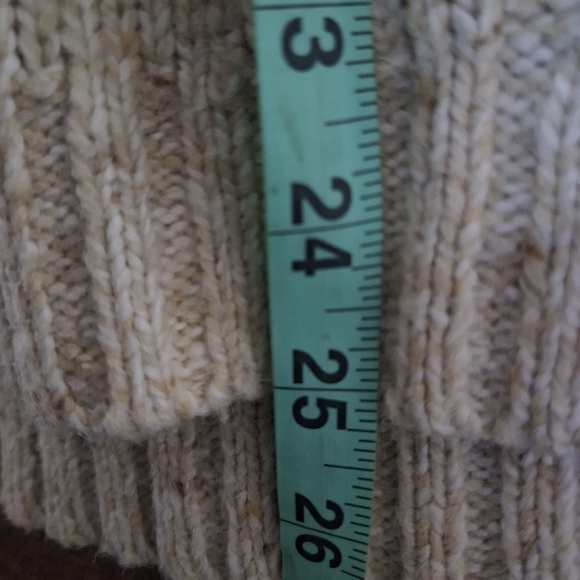 A Liz Claiborne cowl neck cable knit sweater in a ladies size XL. Lambswool - Picture 9 of 9